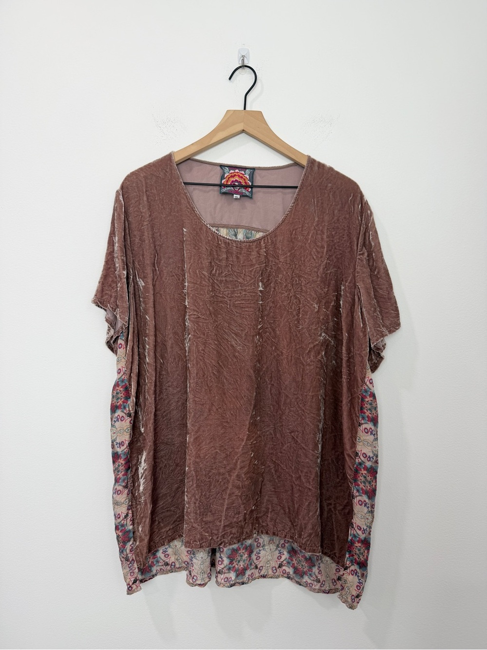 Johnny Was Geometric Silk Back Mauve Velvet Short Sleeve Tunic Size XL